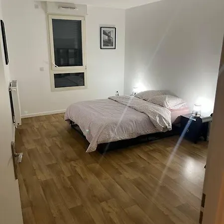 Paris,bas Vincennes * Montreuil (Seine-Saint-Denis)